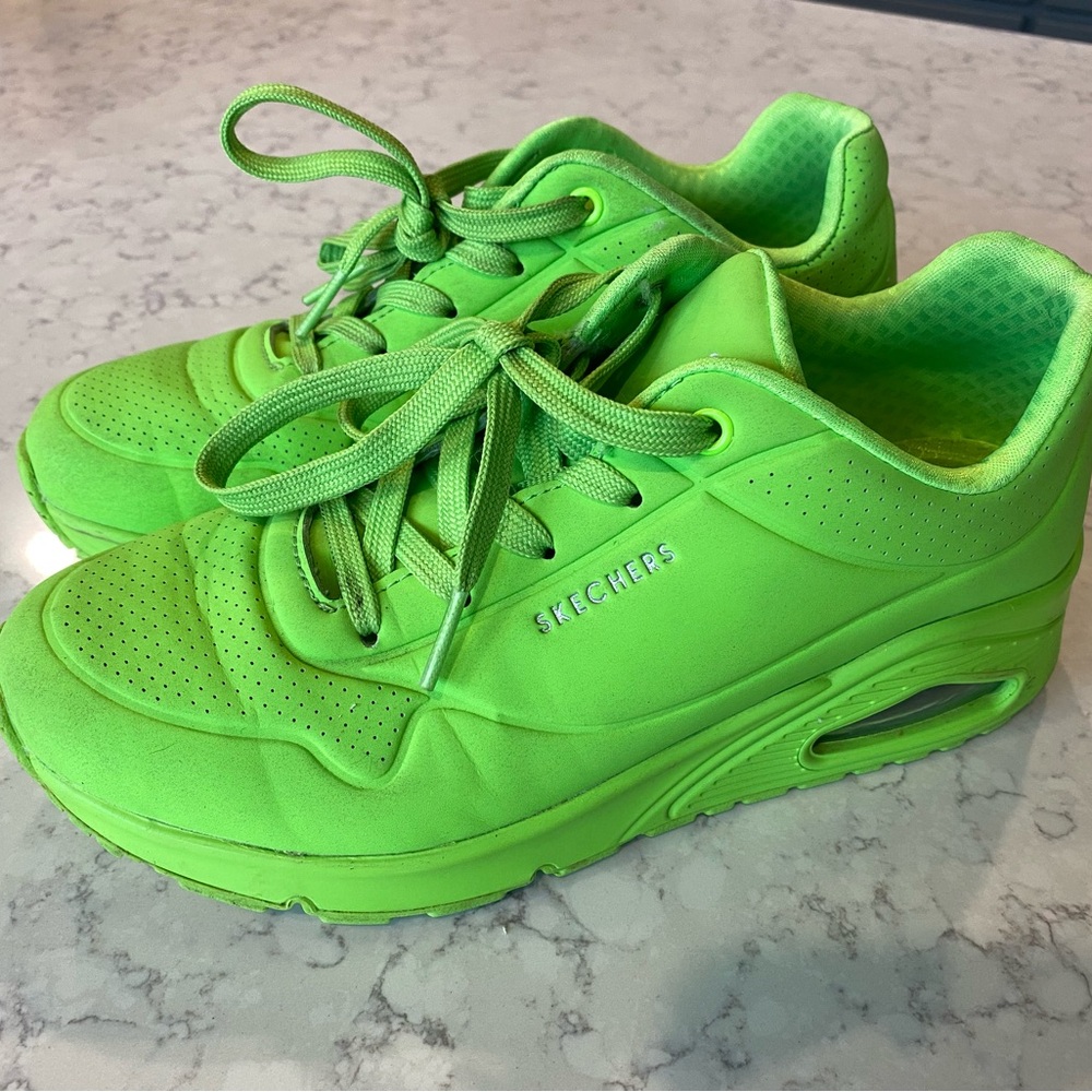 Skechers Women’s Uno Stand On Air Bright Green Athletic Shoes size 7